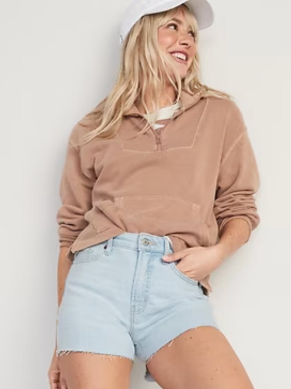 Old Navy High Rise OG Straight Light Wash Denim Shorts in Women's US Size 8